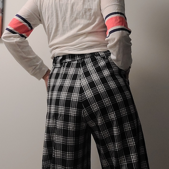 I. Am. Gia. Pants black and white. - Picture 8 of 8